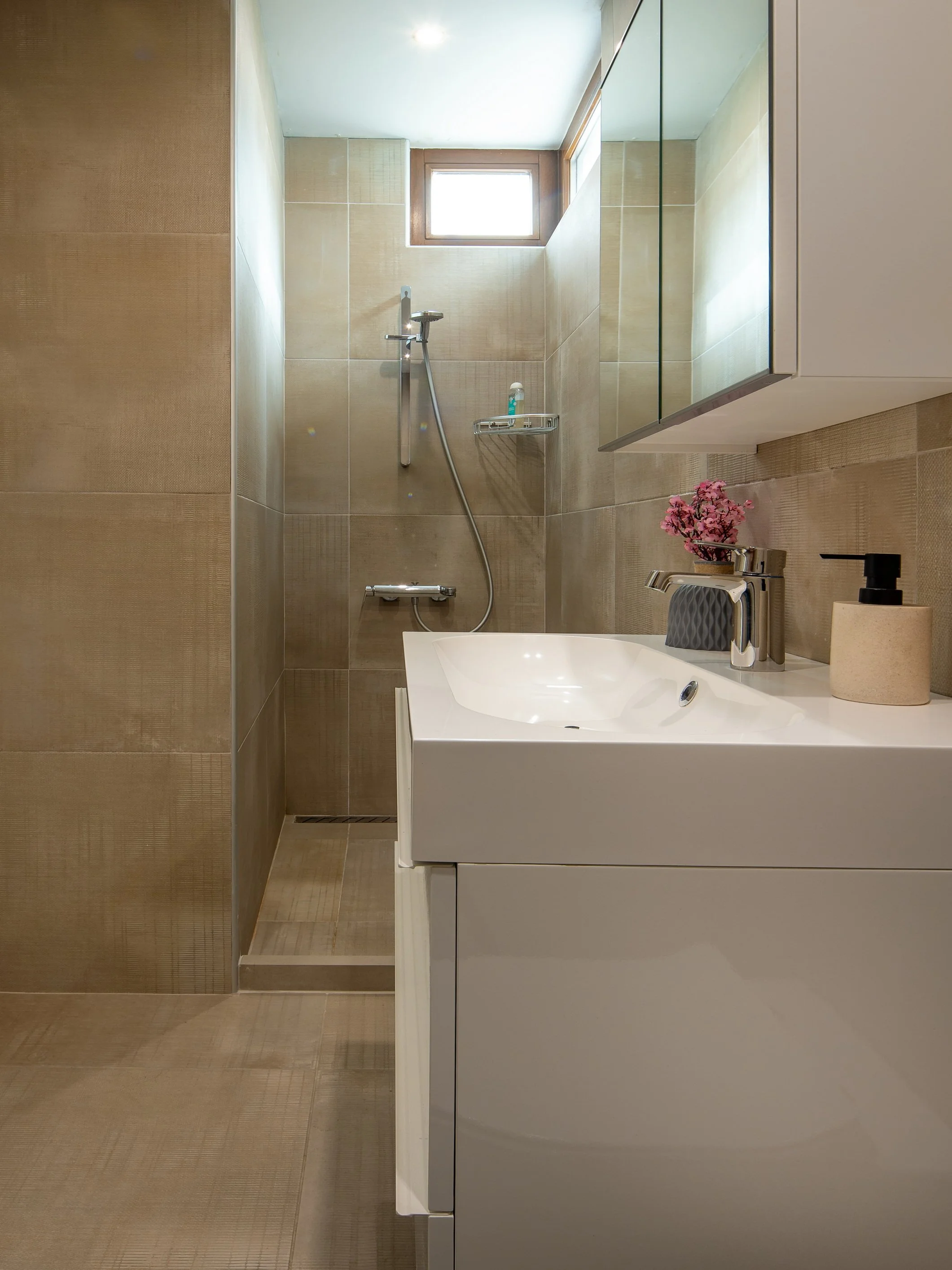 3rd bedroom ensuite bathroom