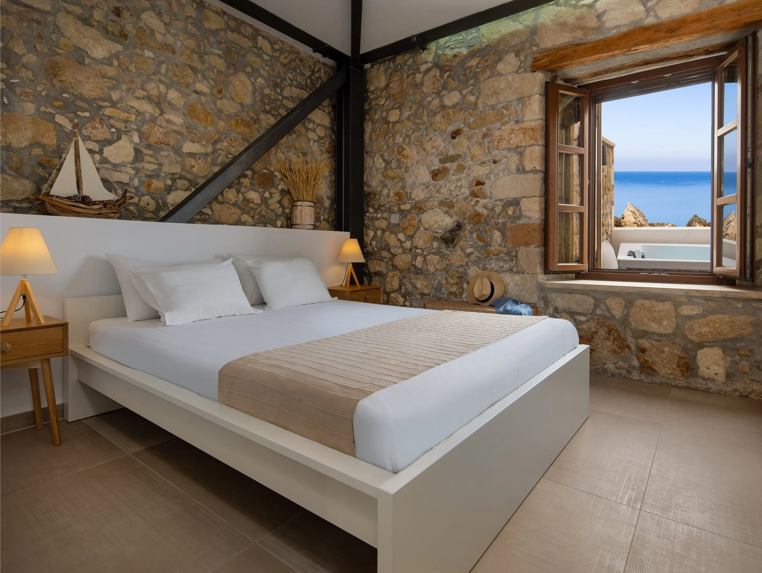 Seaside ground level bedroom with double bed (160 X 200)