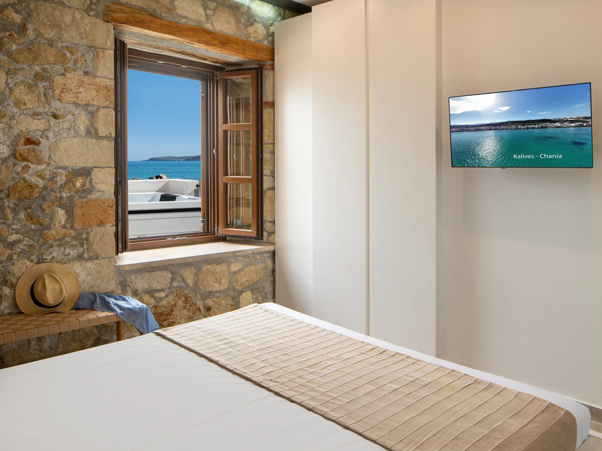 Seaside ground level bedroom with double bed (160 X 200)