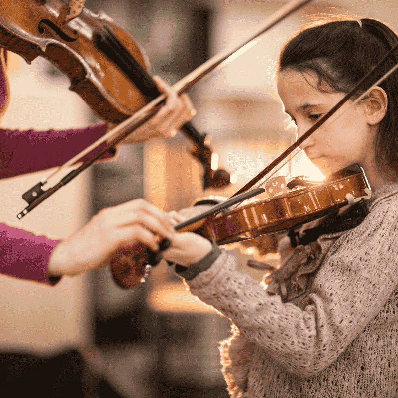 Violin teacher providing in home violin lessons in the South Bay near Torrance, Redondo Beach, Manhattan Beach, and Hermosa Beach