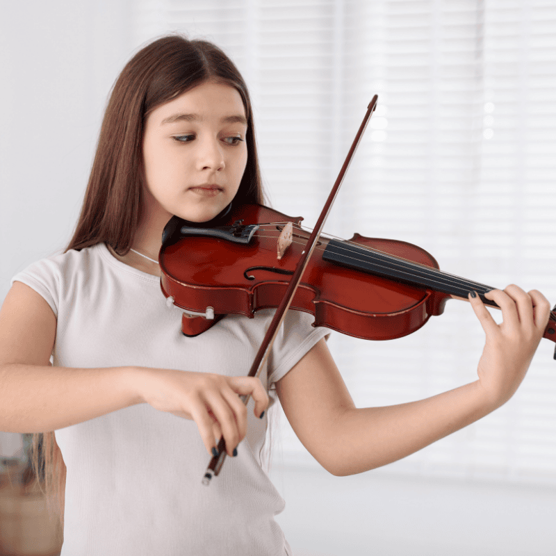 Violin teacher providing in home violin lessons in Gardena, California for beginners and intermediate students