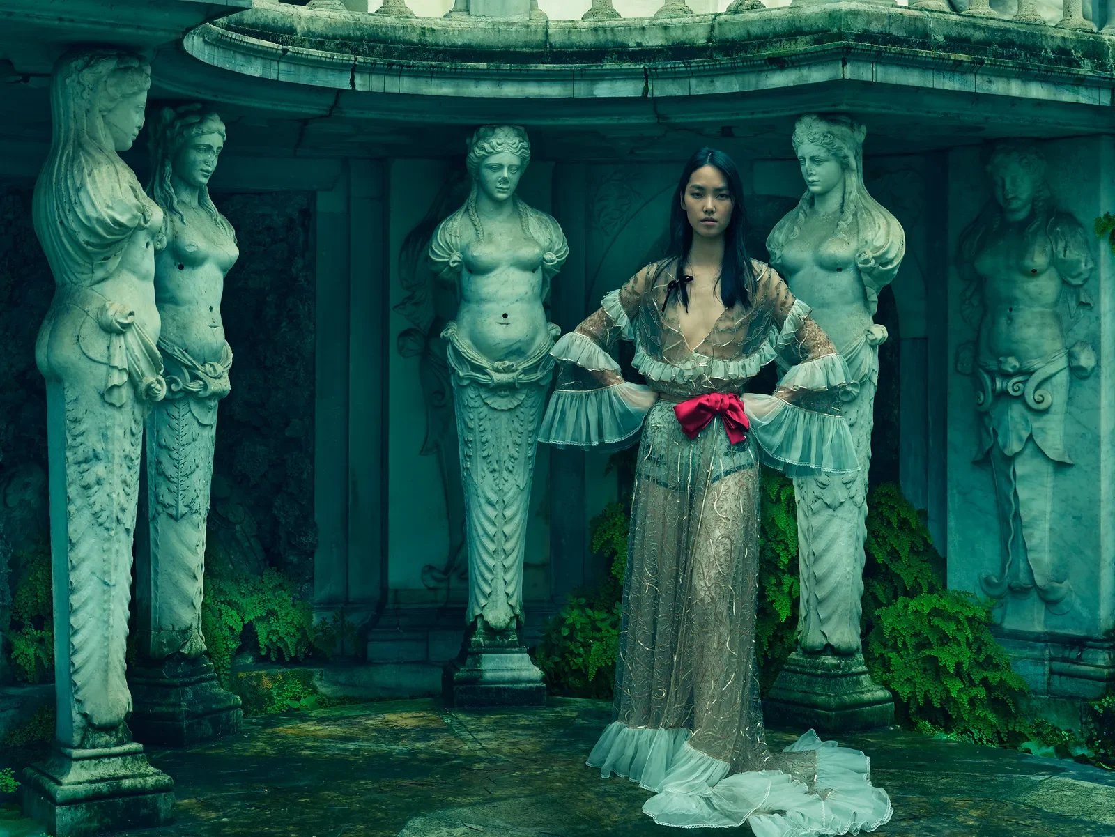 VOGUE VALENTINO PHOTOGRAPHER ANNIE LEBOVITZ STYLIST TABITHA SIMMONS