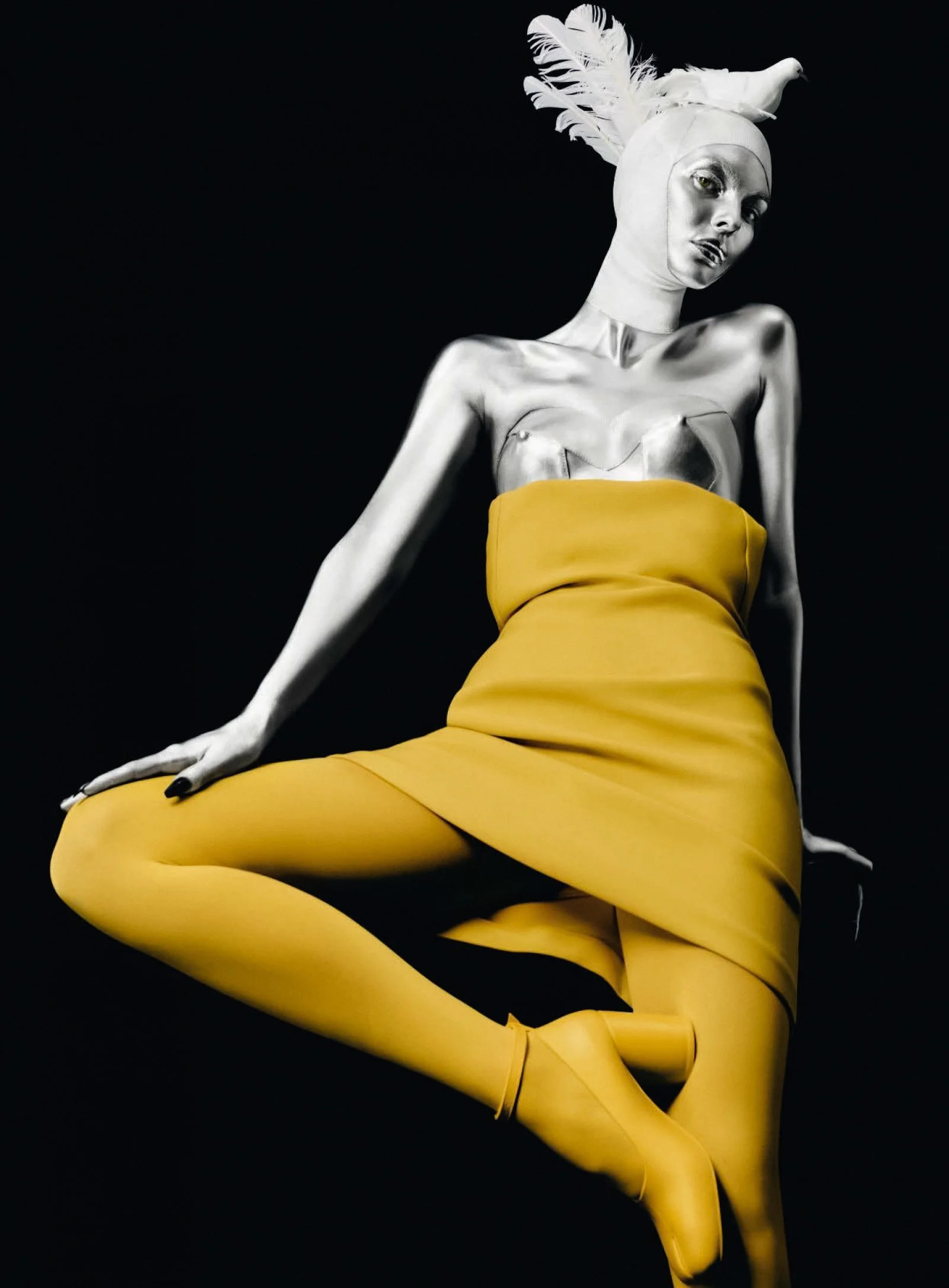 VOGUE ITALIA PHOTOGRAPHER RAFAEL PAVAROTTI STYLIST IB KAMARA HAIR BENJAMIN MULLER MUA CHIAO LI HSU NAILS ANAIS CORDEVANT 