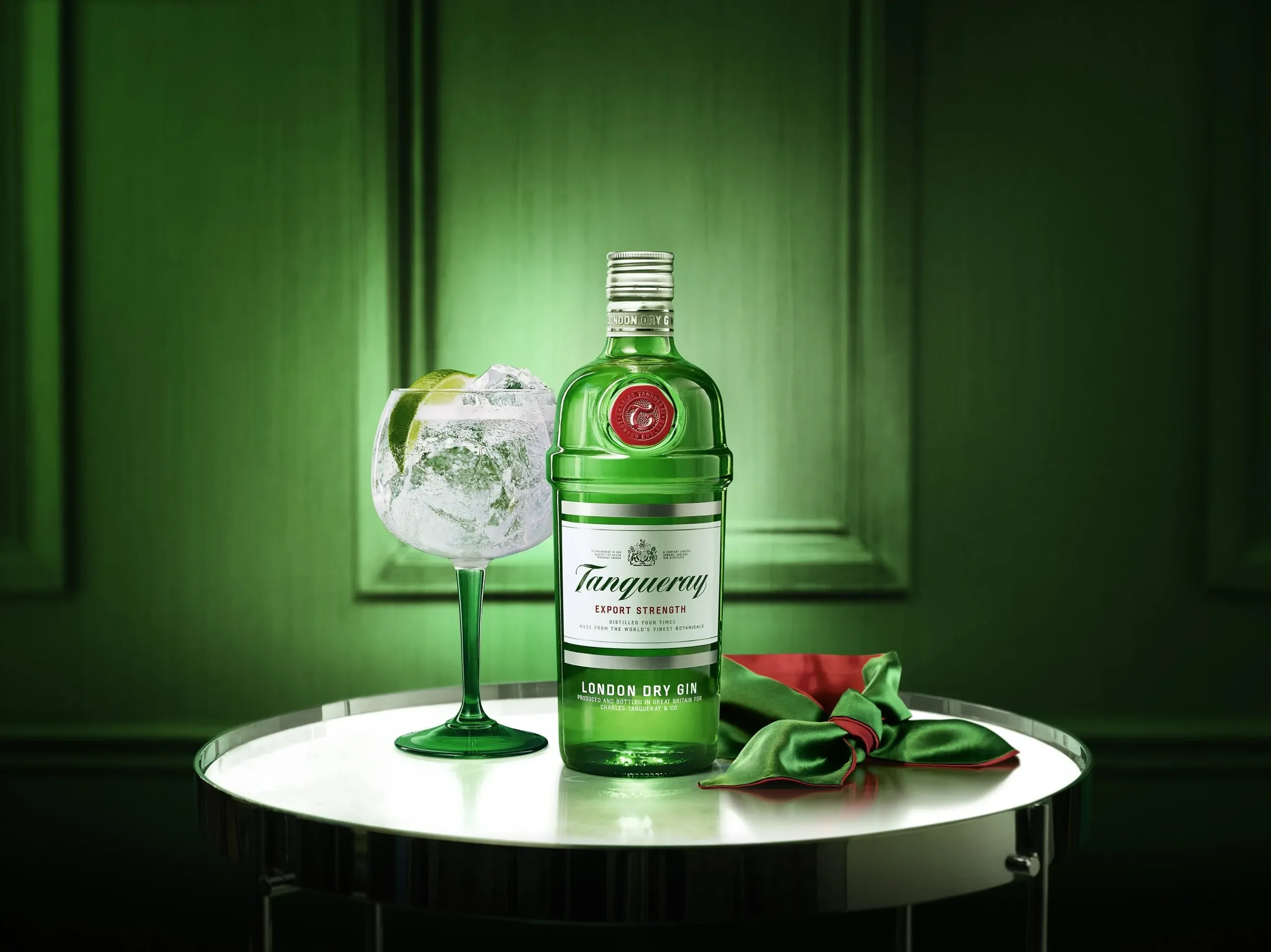 TANQUERAY CAMPAIGN PHOTOGRAPHER ROB LAWSON DRINKS STYLIST TARA GARNELL
