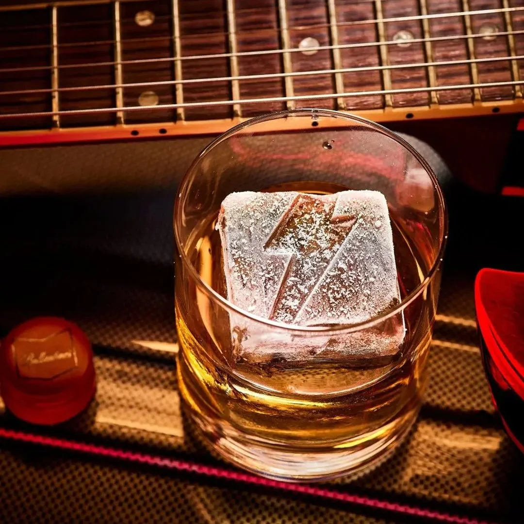 BALLANTINE AC/DC SPECIAL EDITION PHOTOGRAPHER VUKASIN ISAILOVIC