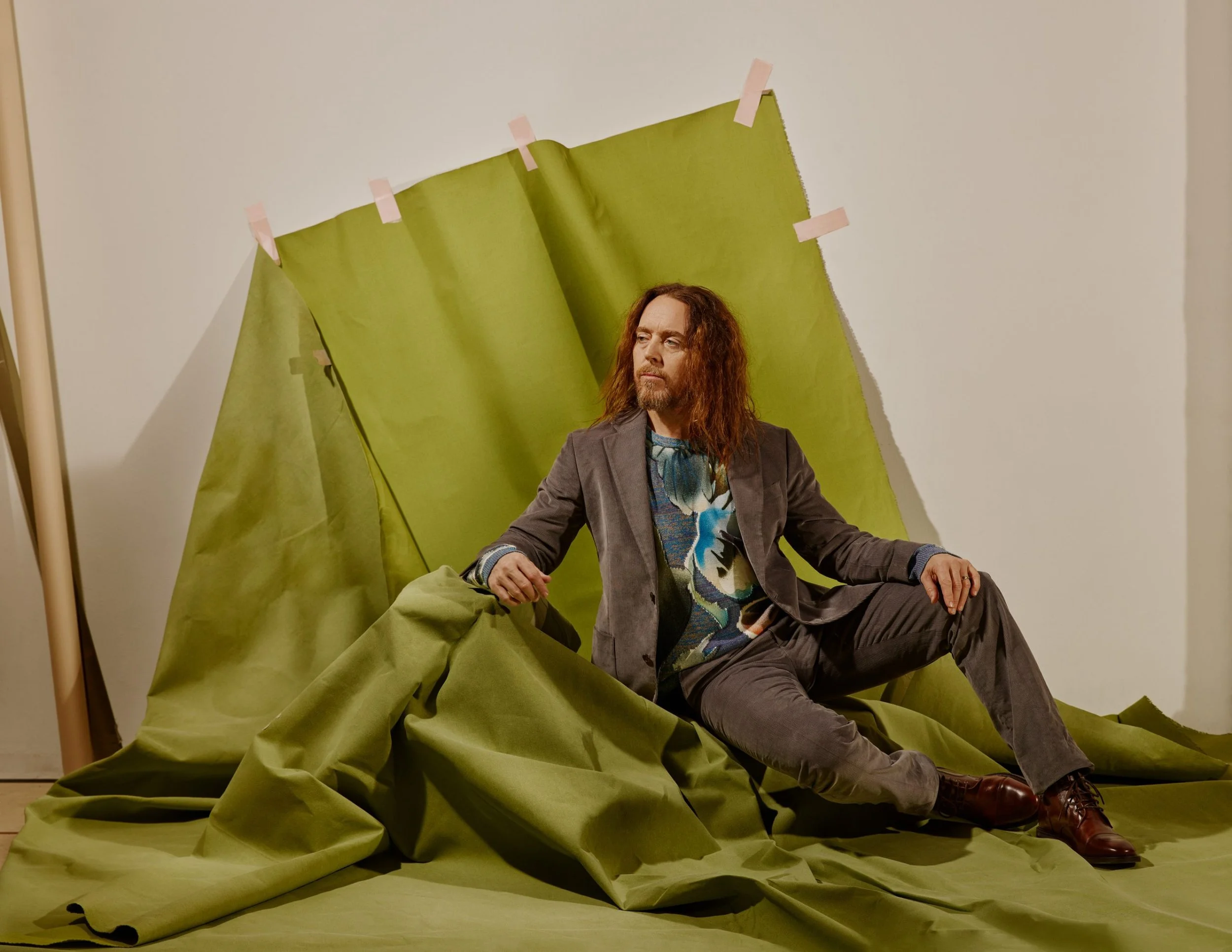 TIM MINCHIN THE GUARDIAN PHOTOGRAPHER DAVID VINTIER STYLING ROSALIND DONOGHUE GROOMING NOHELIA REYES