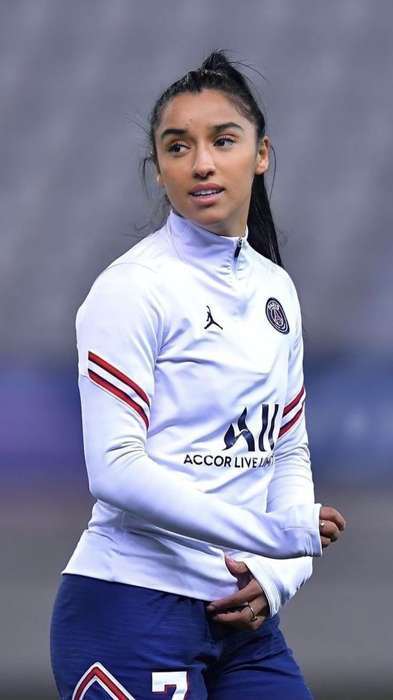 Sakina Karchaoui.png