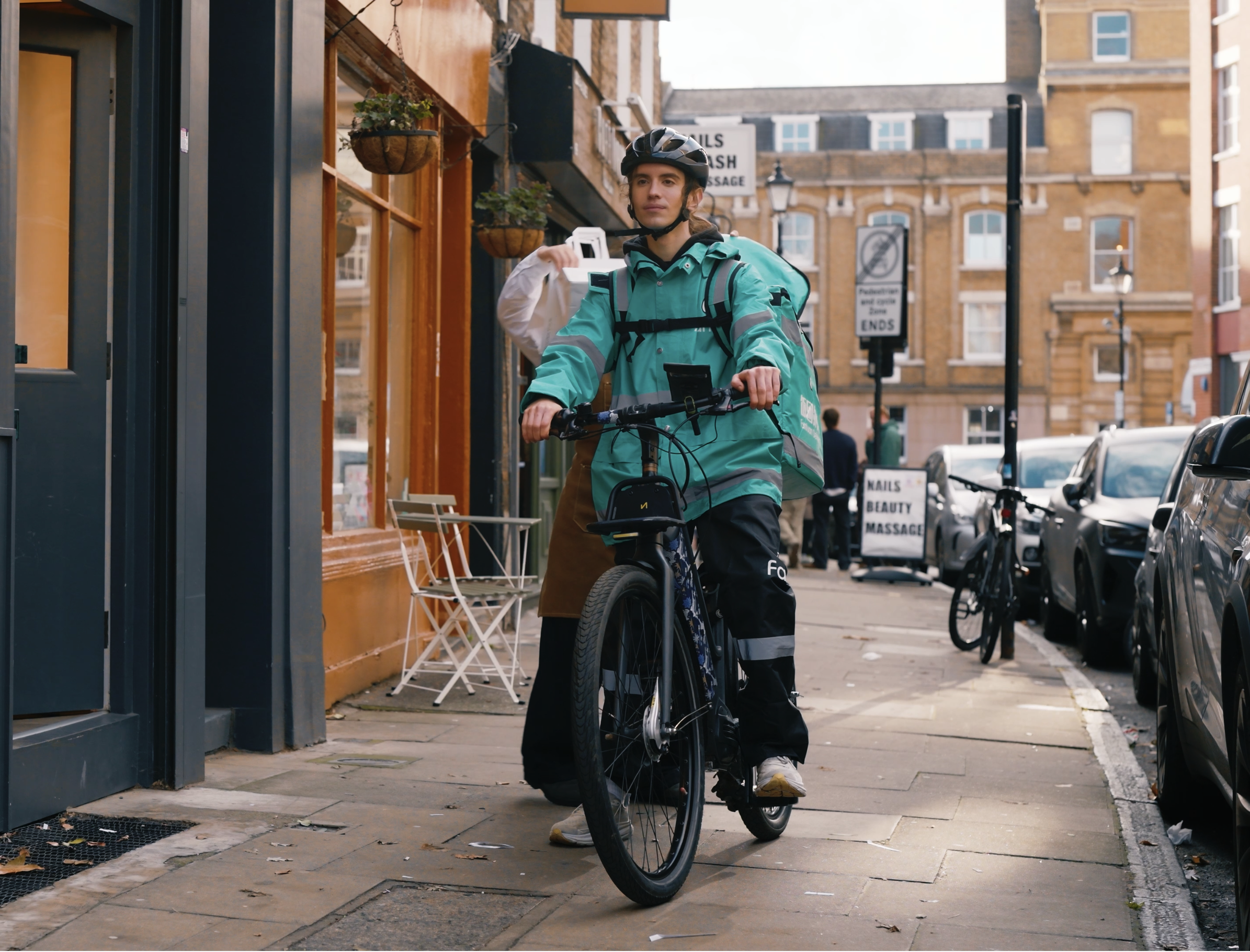 How Hybrid Work Quietly Changed the Way London Drinks Coffee