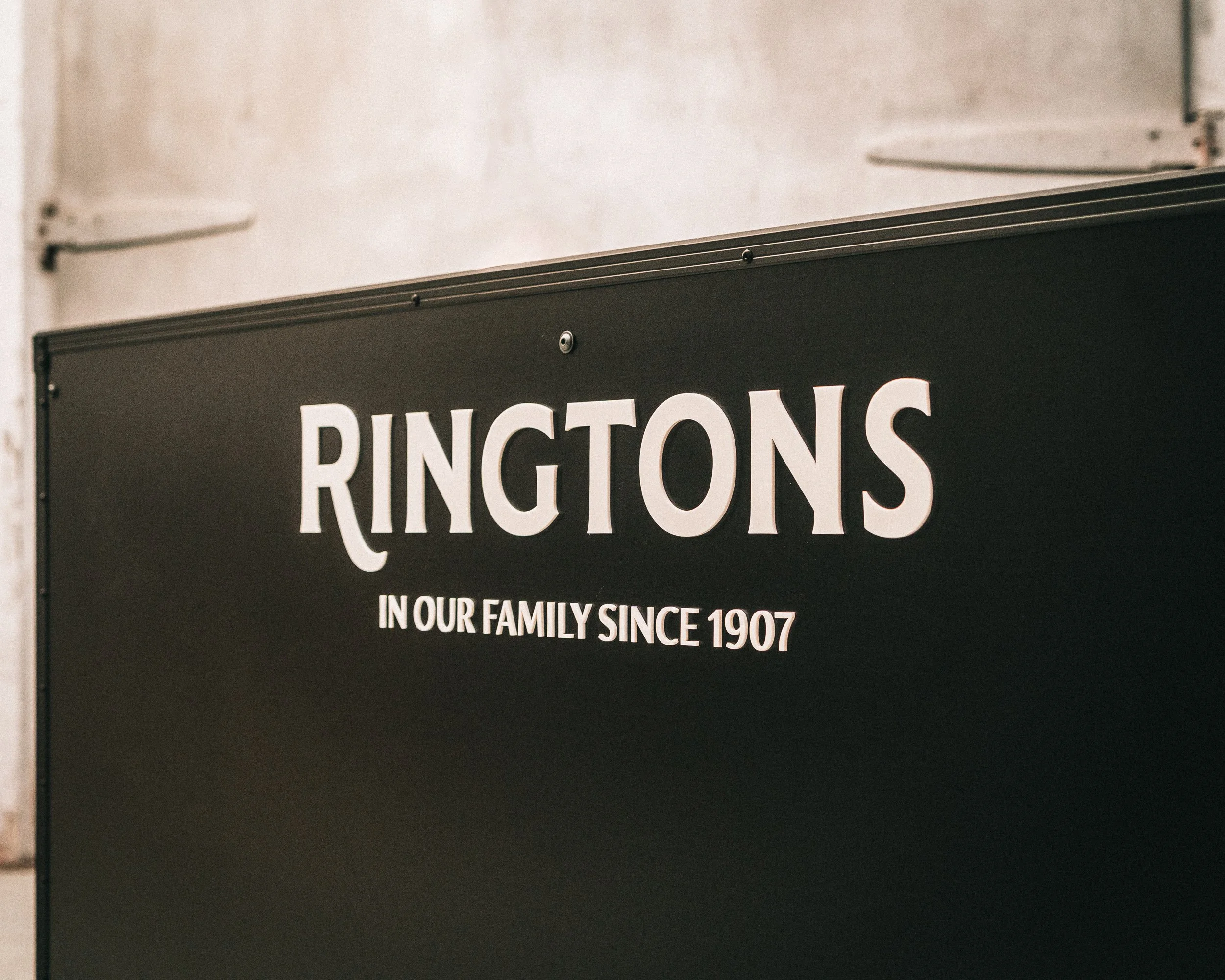 Ringtons-Cartisan-Coffee-Cart-9.jpg
