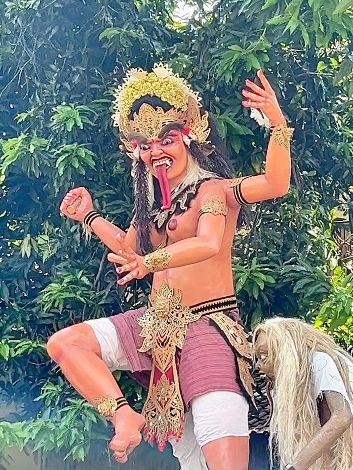 ✨Ogoh-Ogoh Parade &amp; Nyepi ✨

▶️ Important Information 

On the evening before Nyepi, Balinese communities hold the Ogoh-Ogoh parade, a vibrant tradition where large handmade statues representing negative energies (Bhuta Kala) are carried through 