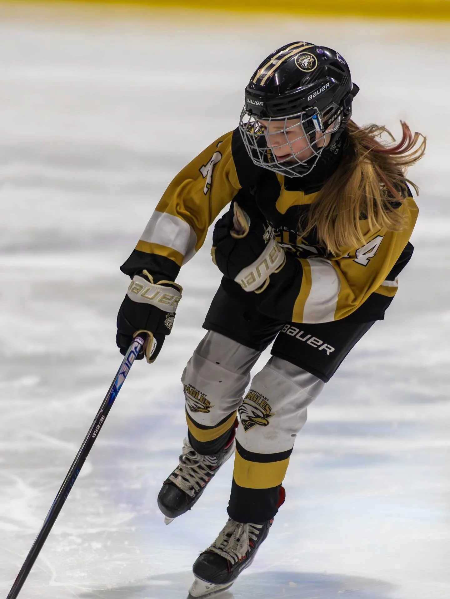 Home game energy at JBA and the U11A Eagles came to work!! 🔥 
So much fun being on the bench with this crew, they battled hard, played as a team, and earned that win. 🏒