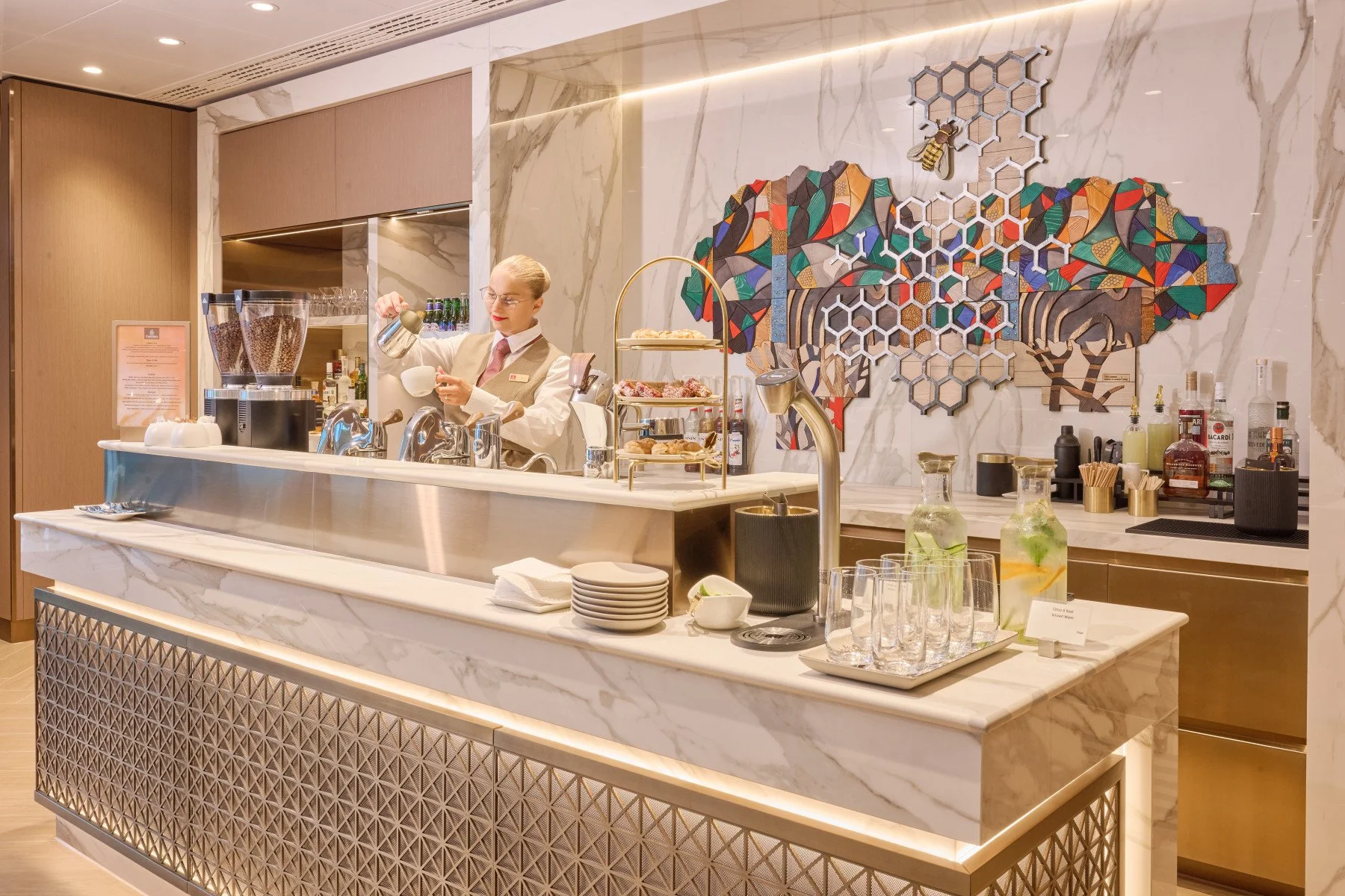 Emirates opens new £10 million lounge at Manchester Airport