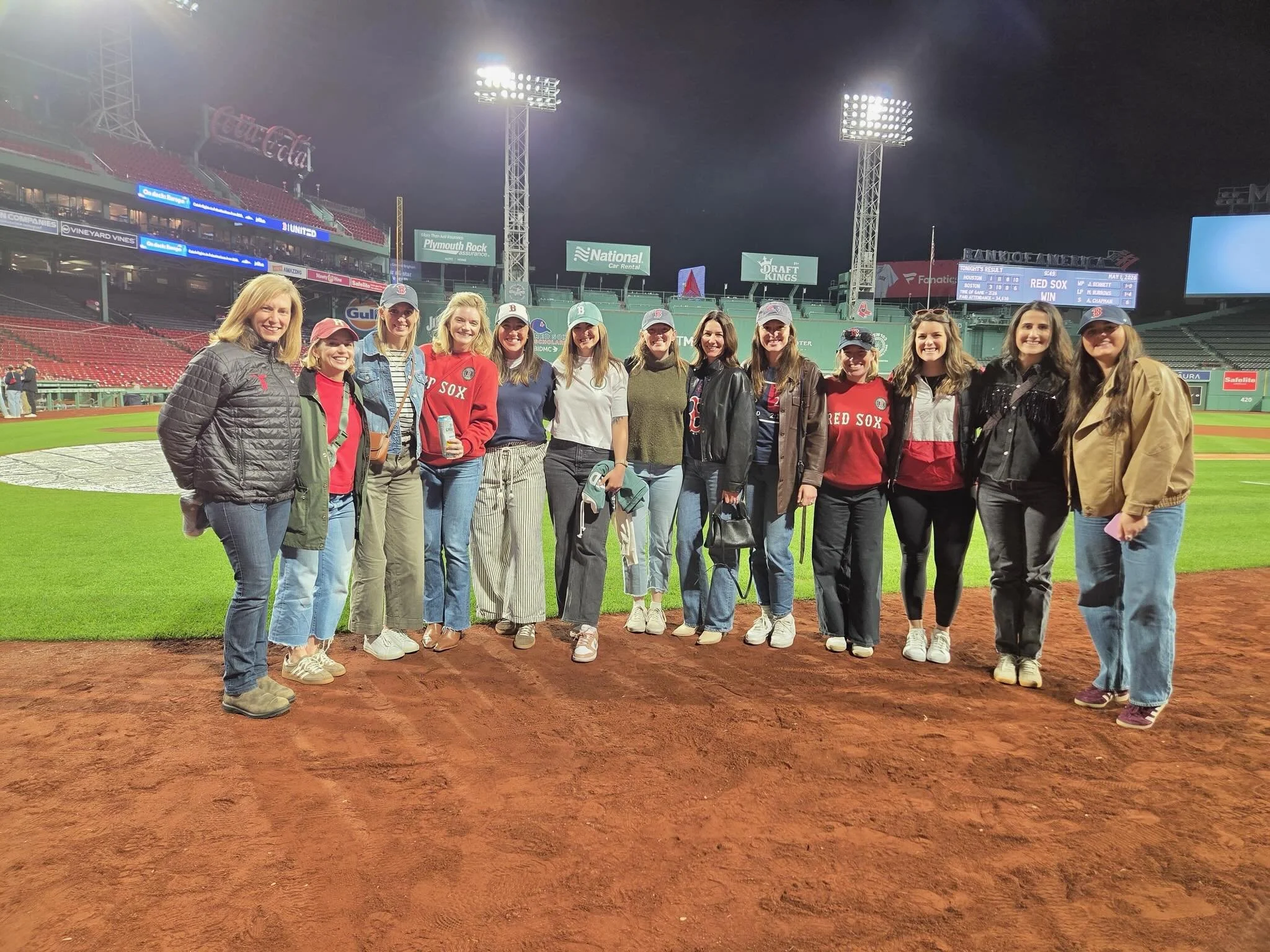 Friday Night (Fenway) Lights for Mom&rsquo;s Night Out ⚾️❤️