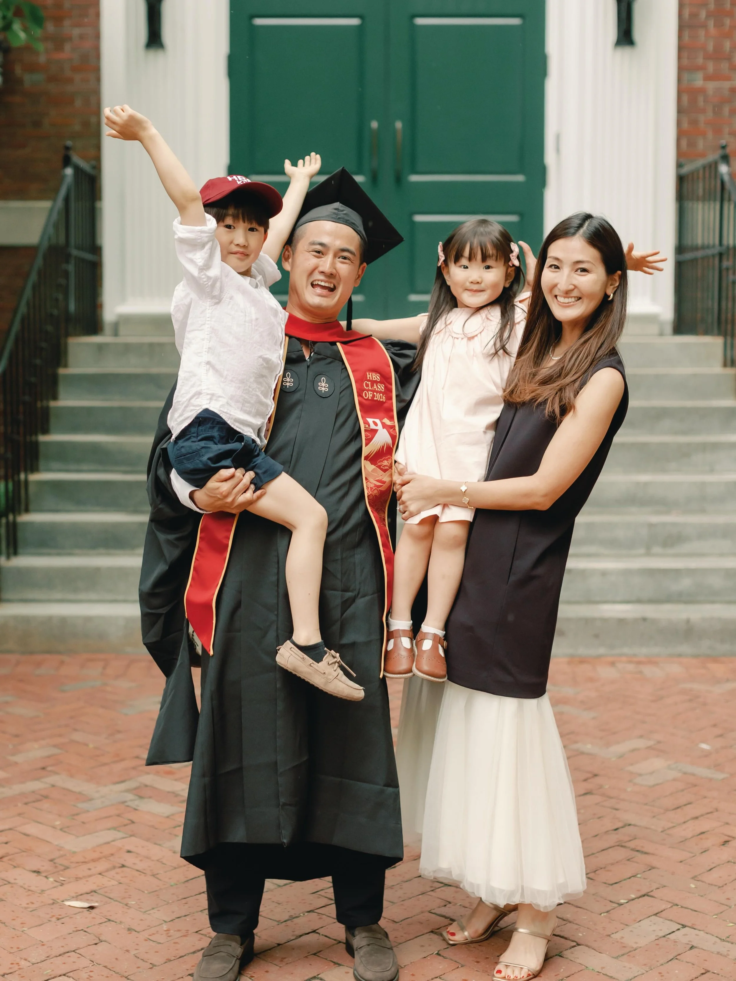 Congratulations to all the club members who graduated this past week! Best of luck in all future endeavors 🤍

Special thanks to @givephotography for capturing these special photos!