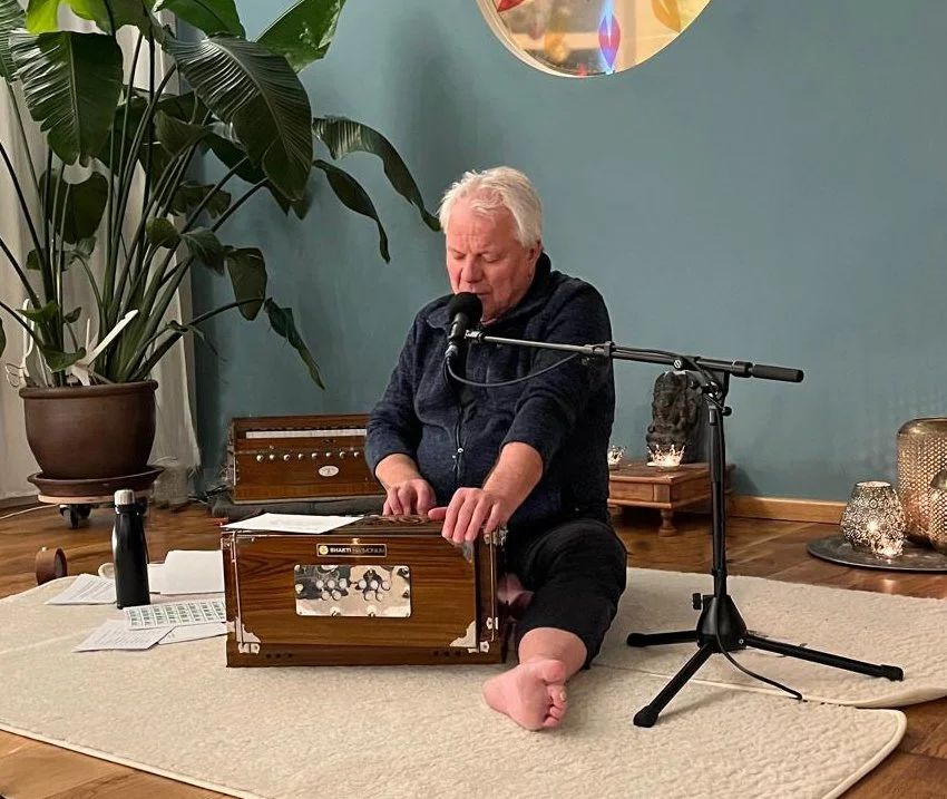 Mantra Singen mit Tony 