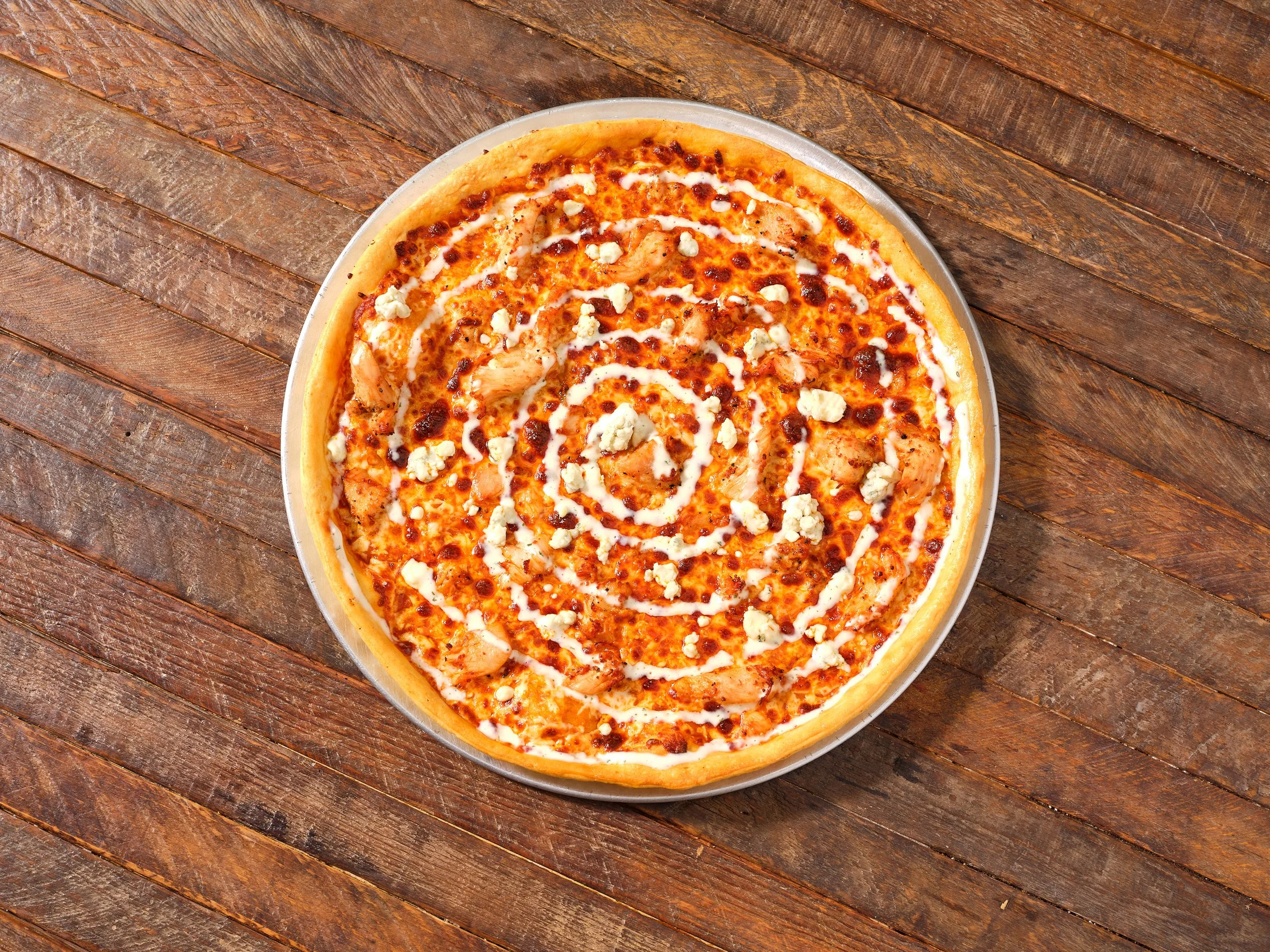MidtownPizzeriaPub_Pizzas_BuffaloChicken_0210.jpg