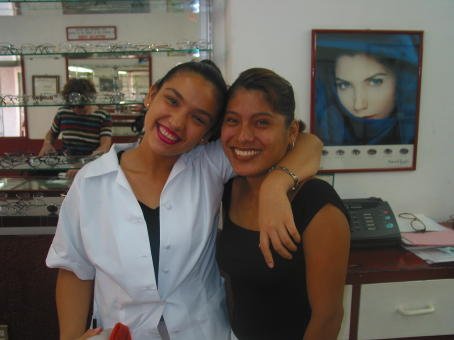 Girls in Shop, Acapulco