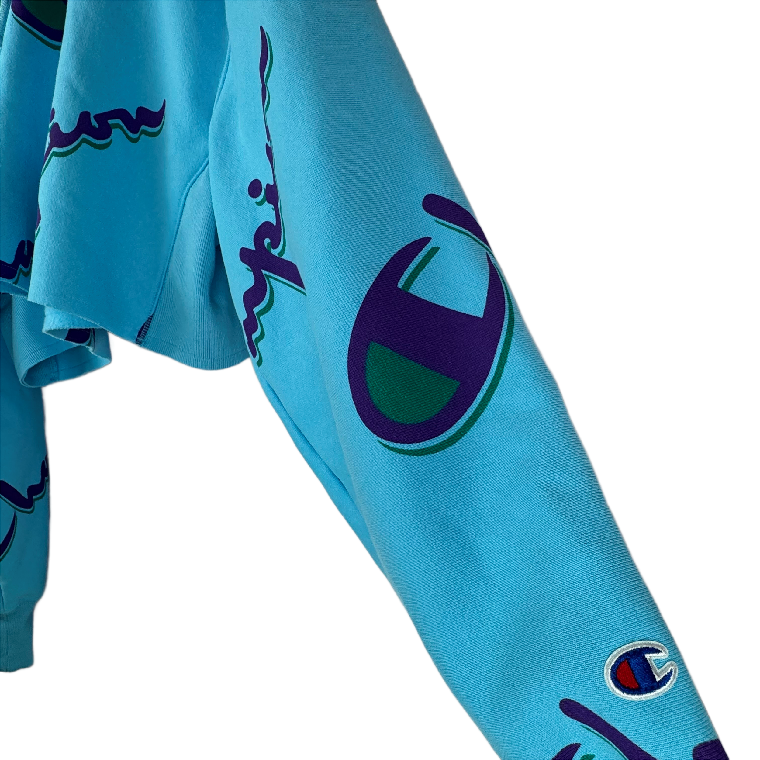 Champion_Crop_Sweatshirt_Closeup.png