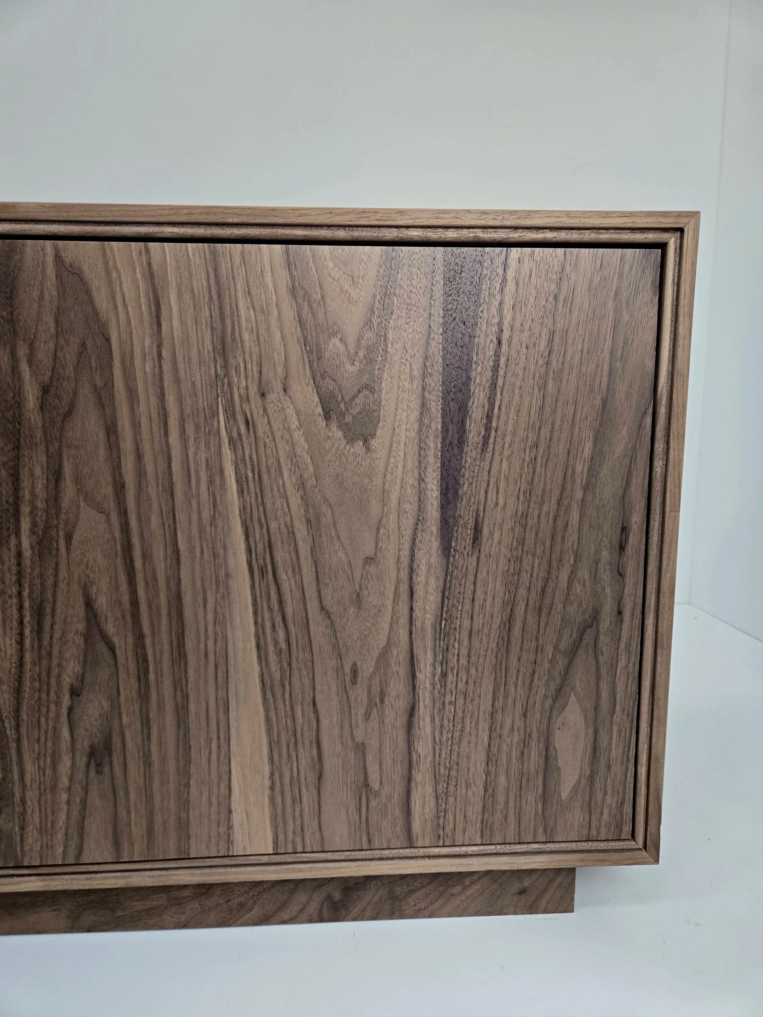 Panneau Solide à profil perlé - Noyer Noir