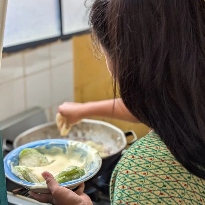 Another delicious and nutritious recipe is added to the menu: chilaquiles made with chayote, eggs, flour, rice, tomato, and onion.​
Together, these ingredients provide a tasty balance of energy, protein, vitamins, and minerals &mdash; all key for fam