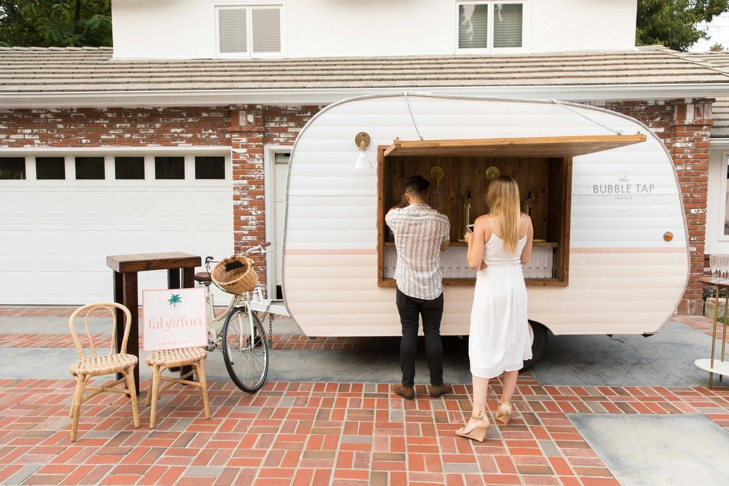 Pop, pour, and celebrate in style! 🖤 The Bubble Tap Trailer is more than a mobile bar, it is an experience. Perfect for weddings, birthdays, corporate events, or a fun night out, we bring the bubbly, the glamour, and unforgettable moments. Your even