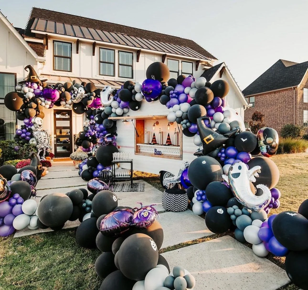 Bubble, bubble, sip and trouble 🧙&zwj;♀️✨
Spooky drinks, sparkling vibes, and Bubble Tap Trailer bringing the party to your doorstep! 🎃

Perfect for Halloween bashes, haunted hangouts, or just a night full of treats 🕸️

Book your trailer today and