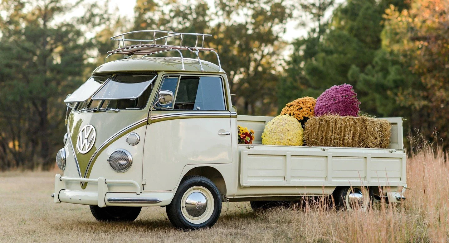 Fall is here, and we&rsquo;re bringing cozy nights and a little sparkle wherever we go 🍂✨

Our vintage VW makes the perfect backdrop for weddings, photo ops, pop-ups, and any celebration that calls for something special 🎉

Picture autumn leaves, wa