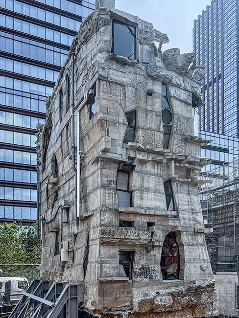 The Arimaston Building by Keisuke Oka in Tokyo, Japan. (Image by Rosa Menkman)