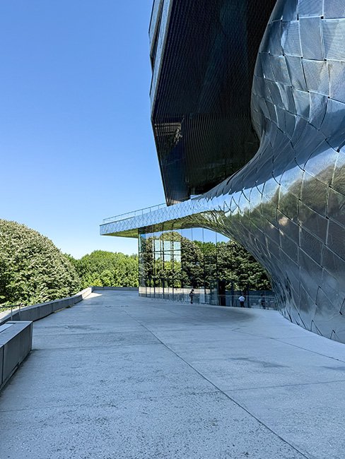 NeotericSlate_Paris Philharmonic_A06_Sm.jpg