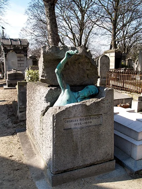 NeotericSlate_Cimetière du Père-Lachaise_A01_Sm.jpg