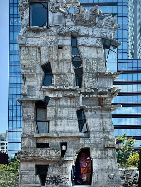 The Arimaston Building by Keisuke Oka in Tokyo, Japan. (Image by Rosa Menkman)