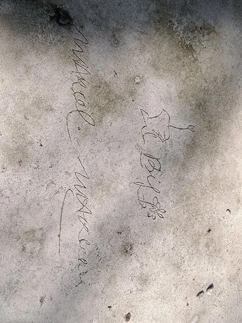 NeotericSlate_Cimetière du Père-Lachaise_A06_Sm.jpg