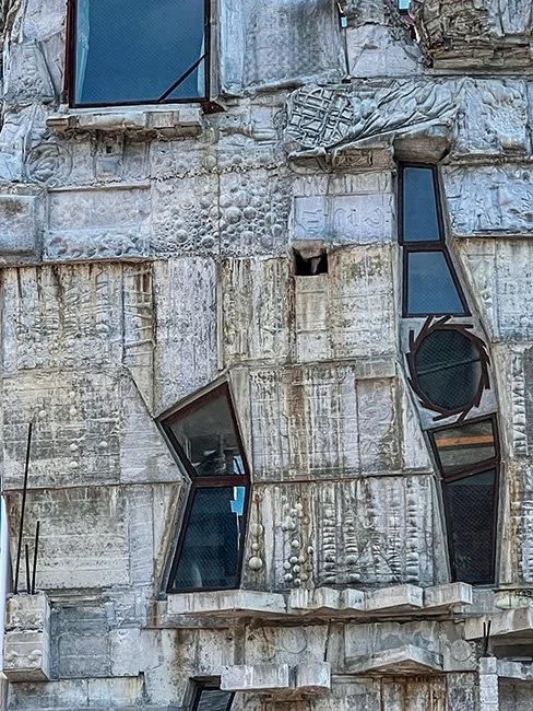 The Arimaston Building by Keisuke Oka in Tokyo, Japan. (Image by Rosa Menkman)