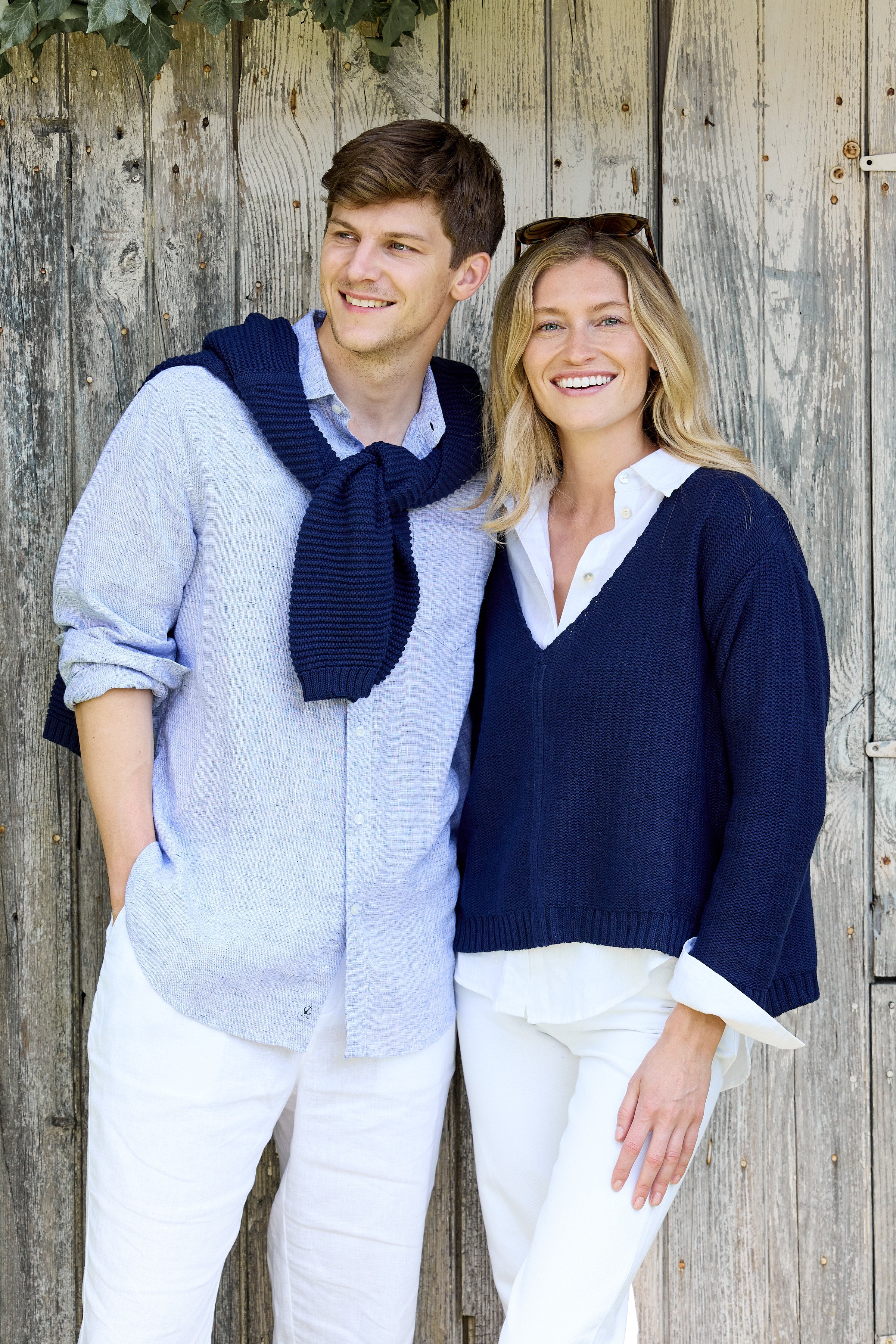 Couple_Sweaters_1_013.jpg