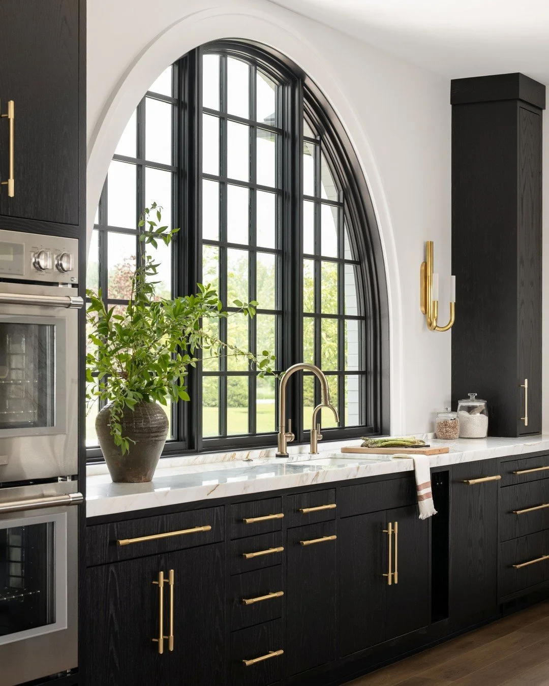 Holiday memories begin right here in the heart of the home, the kitchen. Grateful for our clients, partners, vendors, and the beautiful projects we&rsquo;ve brought to life together this year. 

Happy Thanksgiving from Maple &amp; White Design 🤎🦃

