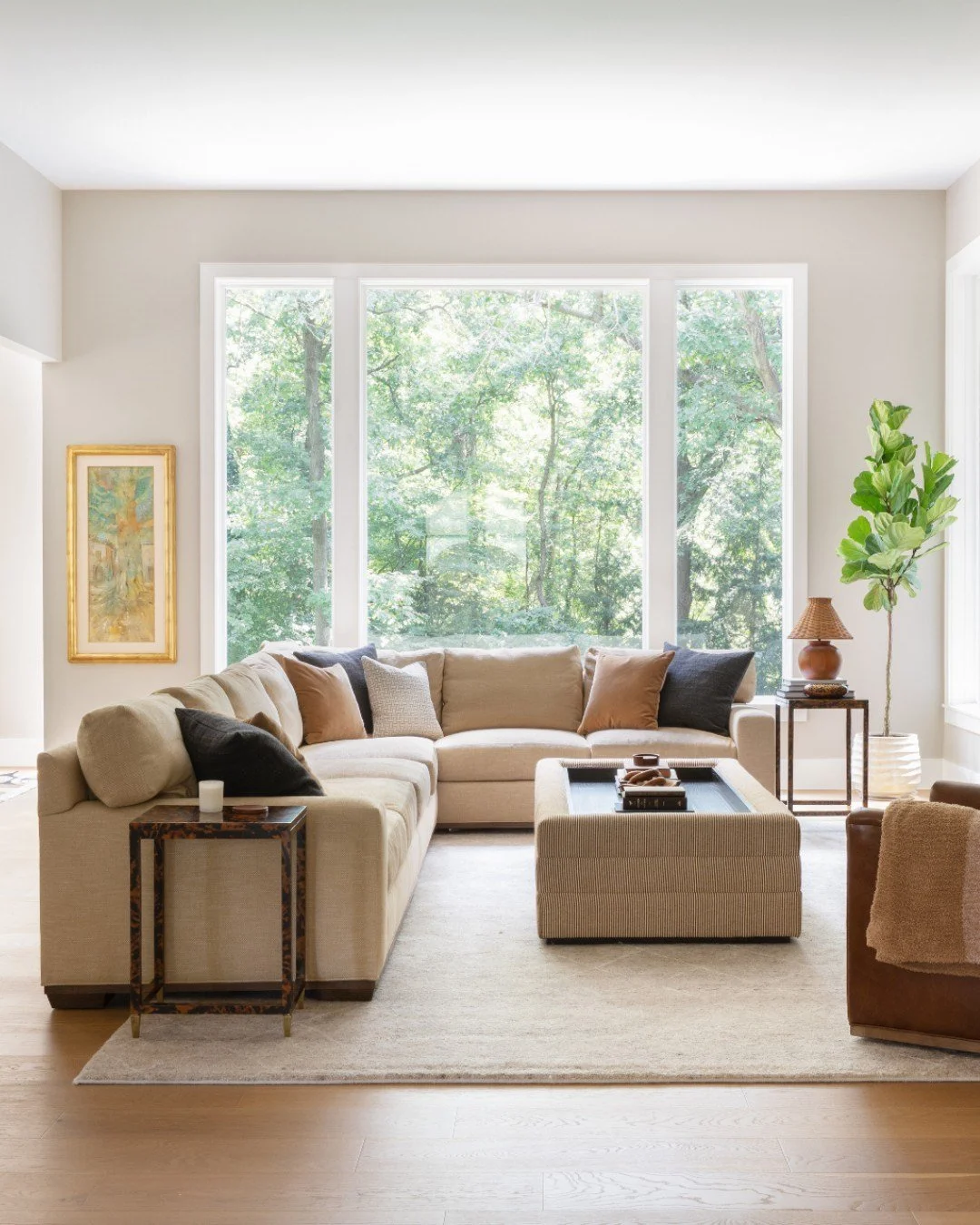 There is nothing better than watching a space completely transform. From the paint on the walls to the planks beneath your feet, and every layered texture in between. 

The before served its time&hellip; but the after tells the real story! ✨

Photogr