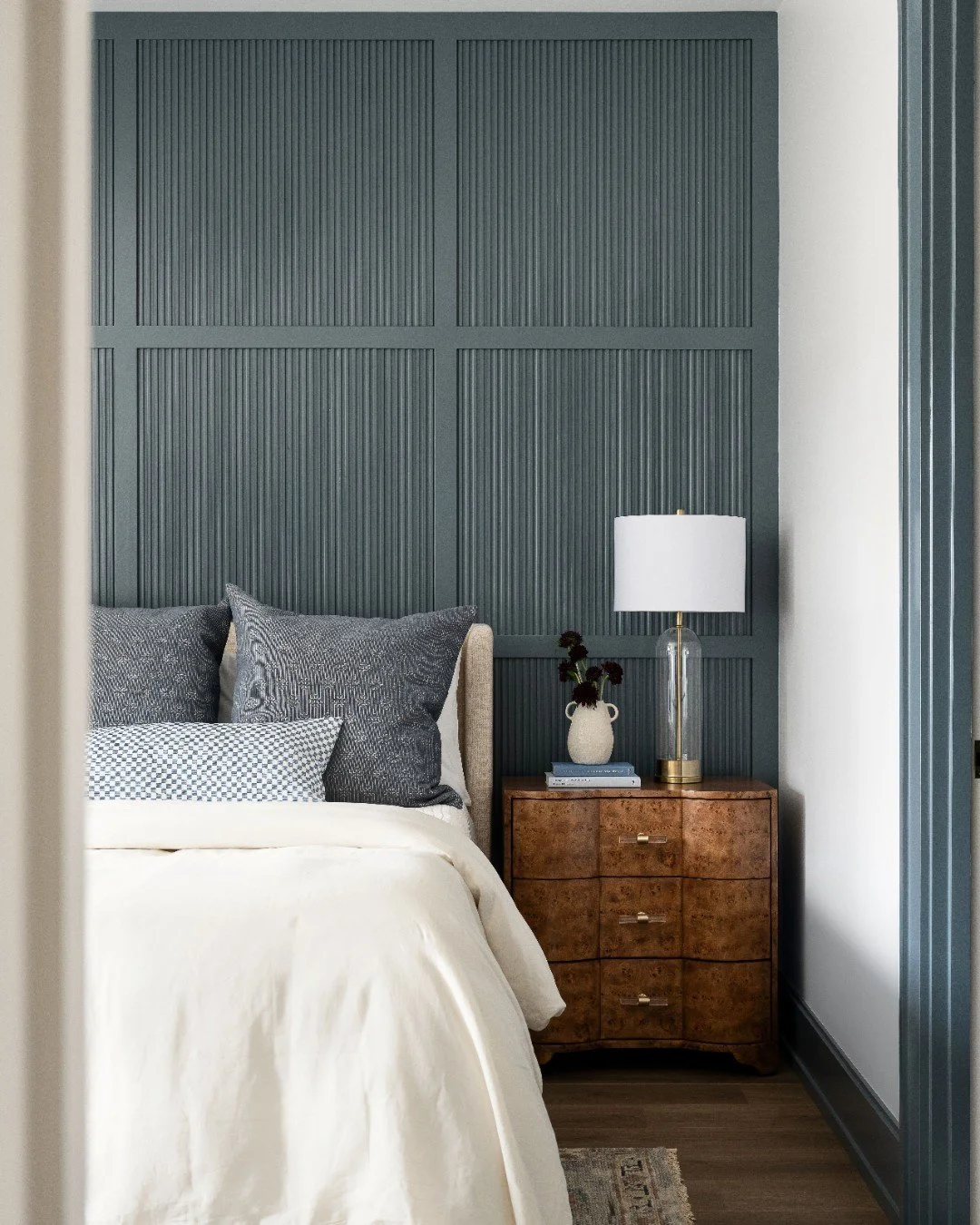 Neutral color lovers, meet your match! 🎨 Pair a bold headboard wall with clean white linens and neutral walls. A bedroom can be calm with color. 

Photography: @sarahshieldsphoto
Cabinetry: @ayr_cabinet

 #TheUltimateRetreat #popsofcolor #bedroomdes