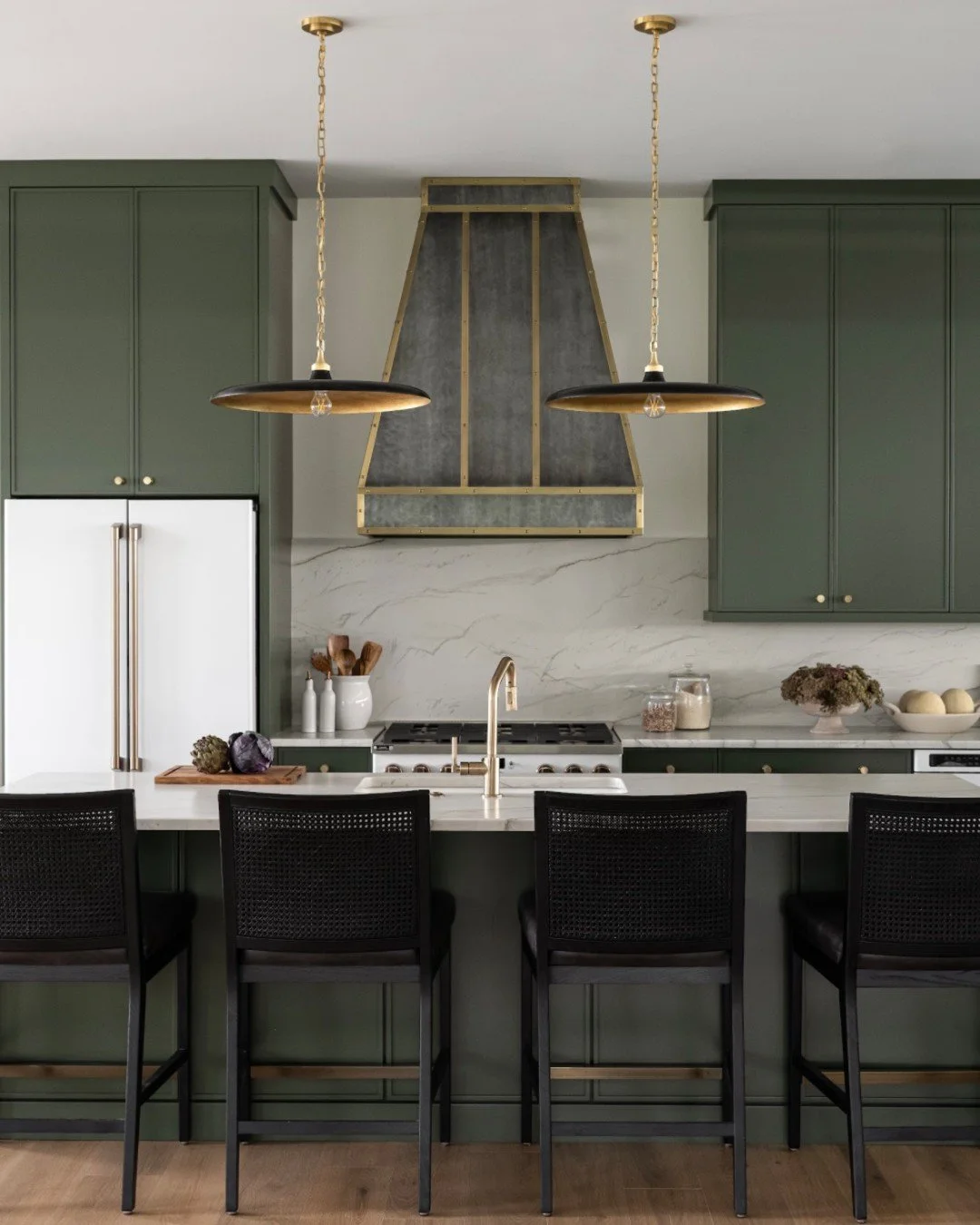 Nothing beats seeing the finishes, colors, and textures finally click. ✨
You'd almost think that a designer was behind this... (wink, wink!) 

Photography: @sarahshieldsphoto 
Cabinetry: @ayr_cabinet 

#TheUltimateRetreat #KitchenDesign #GreenCabinet