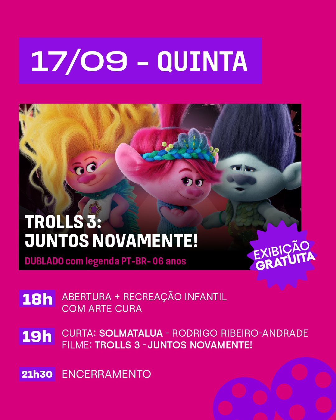 Cartaz promocional de eventos culturais e de cinema, com informações de data, horário, atividades e filme. Fundo azul escuro com detalhes em rosa e roxo, destaque para o filme "Ruby Marinho - Monstro Adolescente" com uma imagem de personagem animada com cabelo azul, óculos e ouvindo fones de ouvido, ao lado de outros personagens. Informações de atividades infantis às 18h, uma curta-metragem às 19h e encerramento às 21h30, com uma estampa de pipoca na esquina inferior direita.