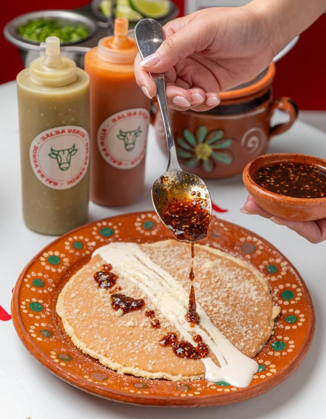 Tortilla embarazada rellena de un huevo estrellado, ba&ntilde;ada en frijoles, crema y queso fresco 😍 

Abrimos de Lunes a Domingo de 8am - 4pm. Tenemos servicio de entrega a domicilio por medio de DoorDash y Grubhub 🚗

📍611 E Foothill Blvd, Rialt