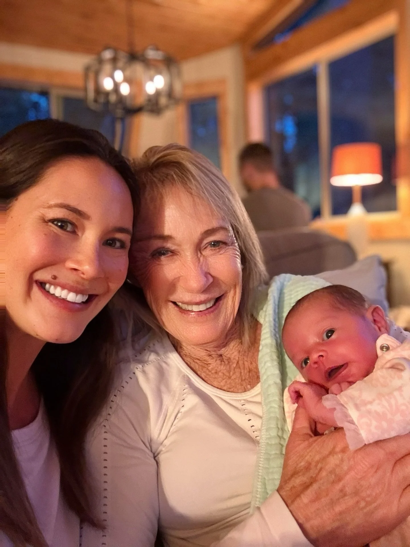 3 generations of love right here 💗