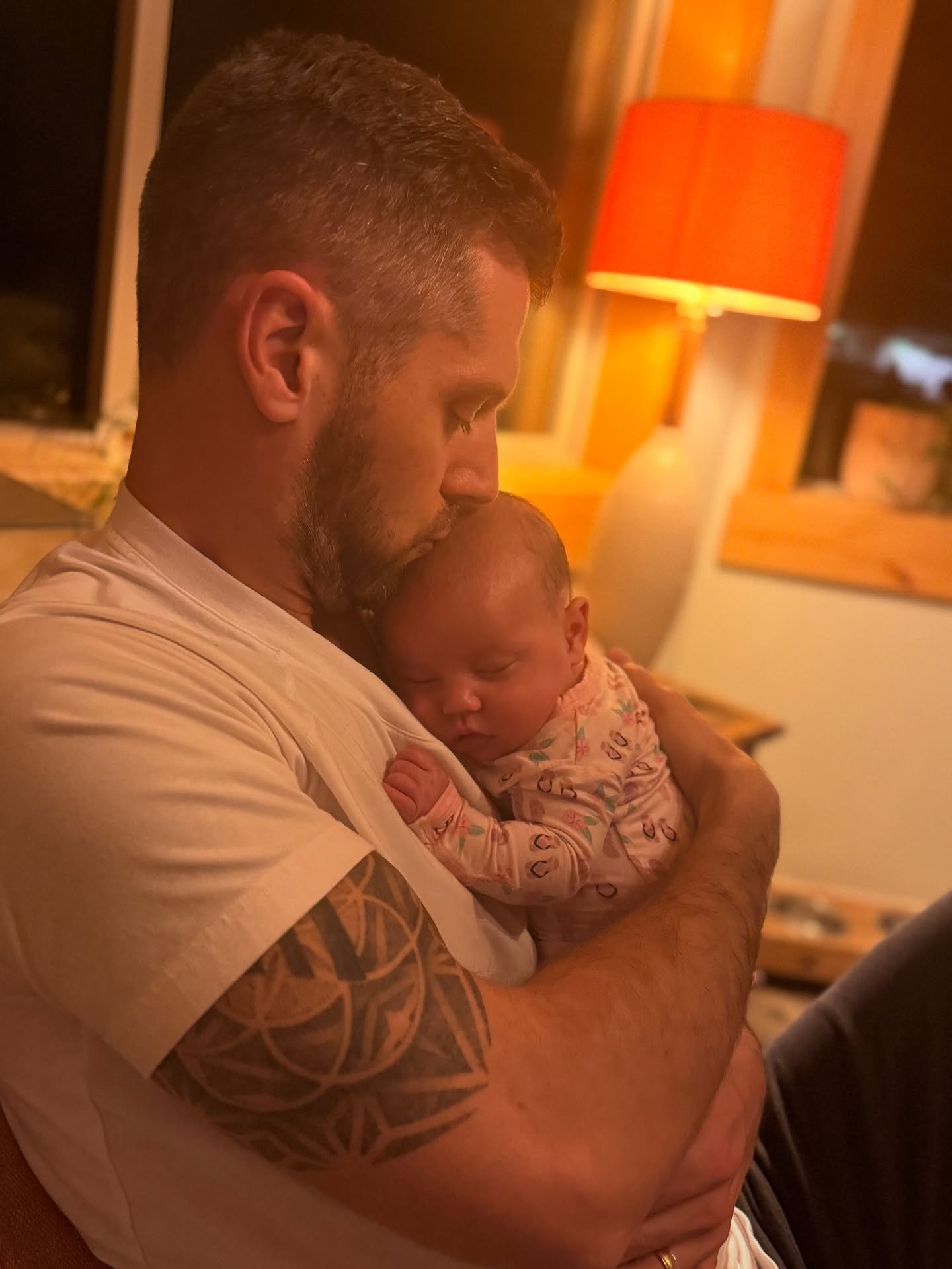 If I played it safe I never would have had all this 🫢

▫️Getting divorced when you know it&rsquo;s not right is scary 

🧙&zwj;♂️Dating in your 30&rsquo;s is full of land mines 

💼 Dealing with your own baggage is disruptive to your life and well-b