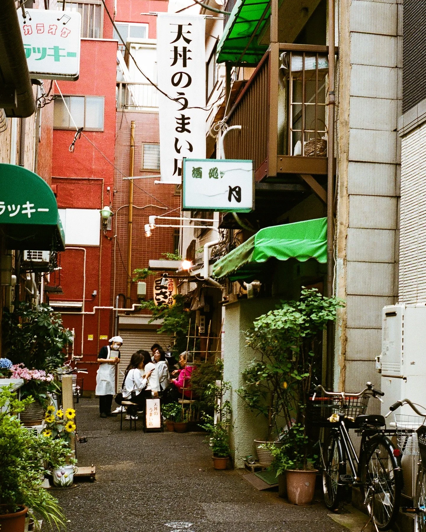 More scenes from Japan. 🌸

🎞️ #Portra400 #Leica
📍Dev + Scan: @bellowsfilmlab