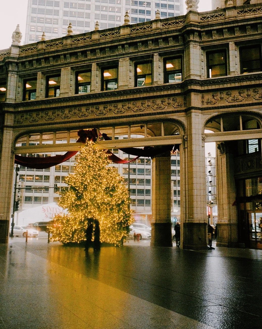 Early takes: Chicago winter. ❄️ 

🎞️ #Gold200 #LeicaM6