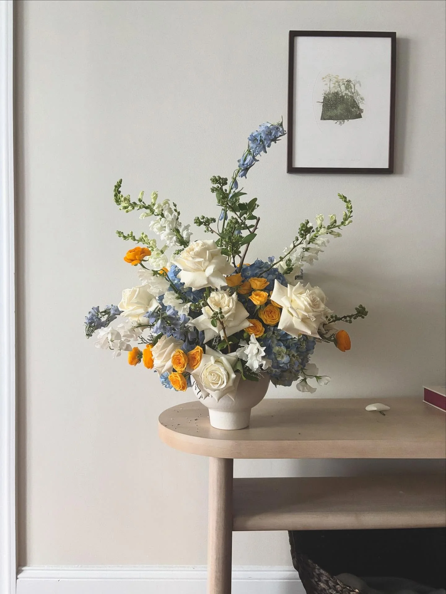 Saturdays are for the (baby) boys 🩵 blueberries, delphinium, sweet pea, roses and ranunculus for a sweet baby to be!