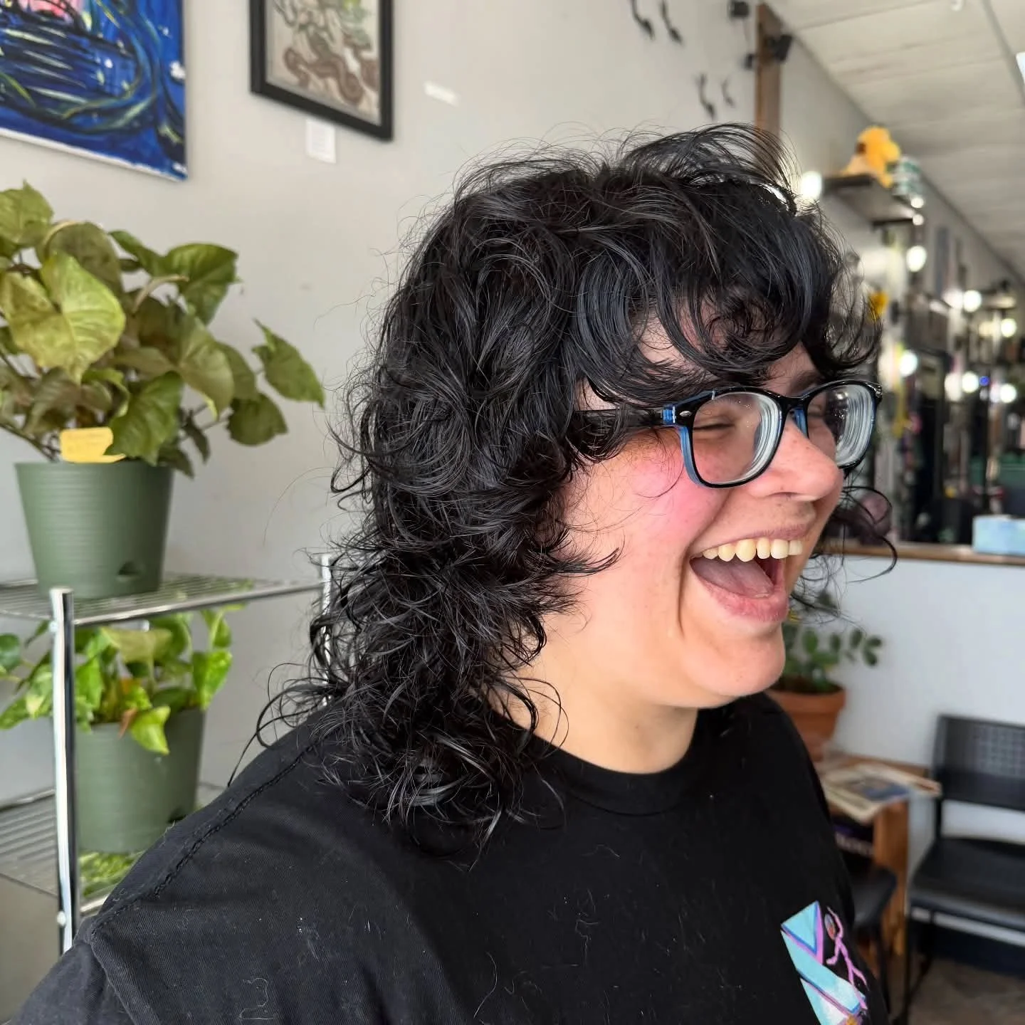 When the cut hits just right amd you can't stop smiling 😁😁😁😁😁 

Wanna feel like this amazing human? 
Book your next cut with us 💕💗💕👁👄👁 we can't wait to see you!!

✂️ by @pierce_scissors_me