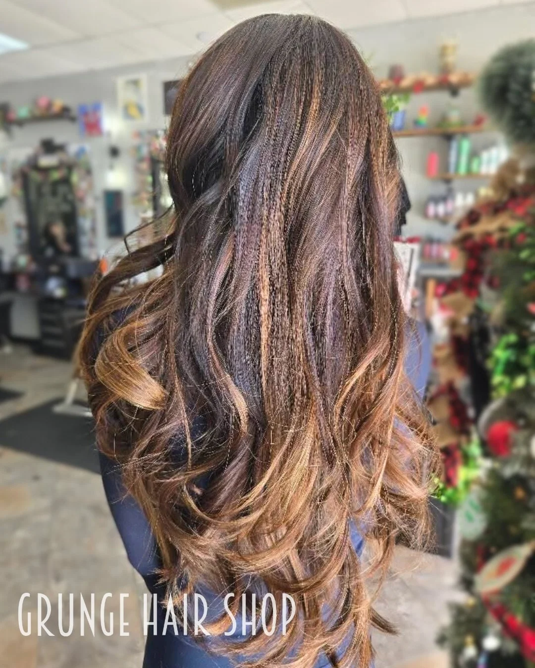 The perfect long, layered cut by @kristisalvato , styled with soft, lived-in curls. All the texture, none of the fuss. A classic that never goes out of style. 🖤

Need a cut that gives you shape and easy style? Book your haircut with Kristi online.


