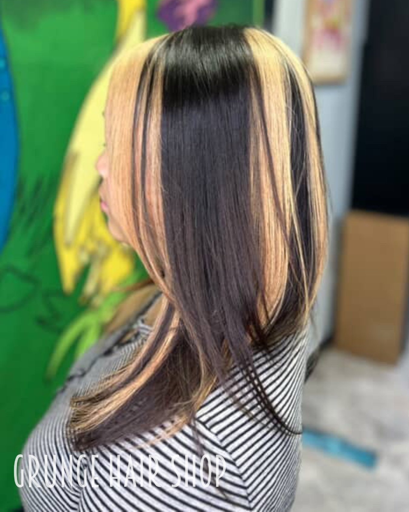 High contrast, high impact. 🖤🤍 Ready to commit to the contrast? Book with @karlikutz at the link in our bio!

📍 Grunge Hair Shop | 2400 Farm to Market 2920 Suite 140, Spring, TX 77388
📞 (832) 359-2797

#BlackAndBlonde #ContrastHair #2000sHair #Al