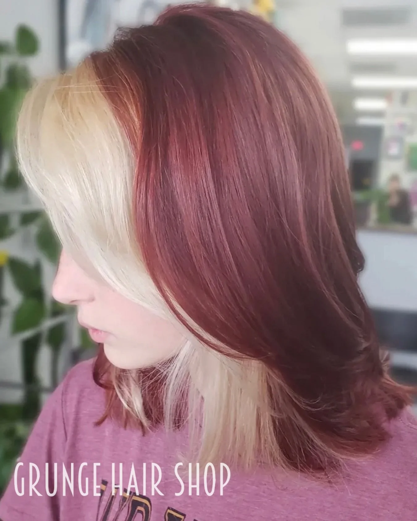 The perfect pop of blonde. 🔥

Book with @heatherp.hair at the link in our bio!

📍 Grunge Hair Shop | 2400 Farm to Market 2920 Suite 140, Spring, TX 77388
📞 (832) 359-2797

#GrungeHairShop #AuburnHair #FaceFramingHighlights