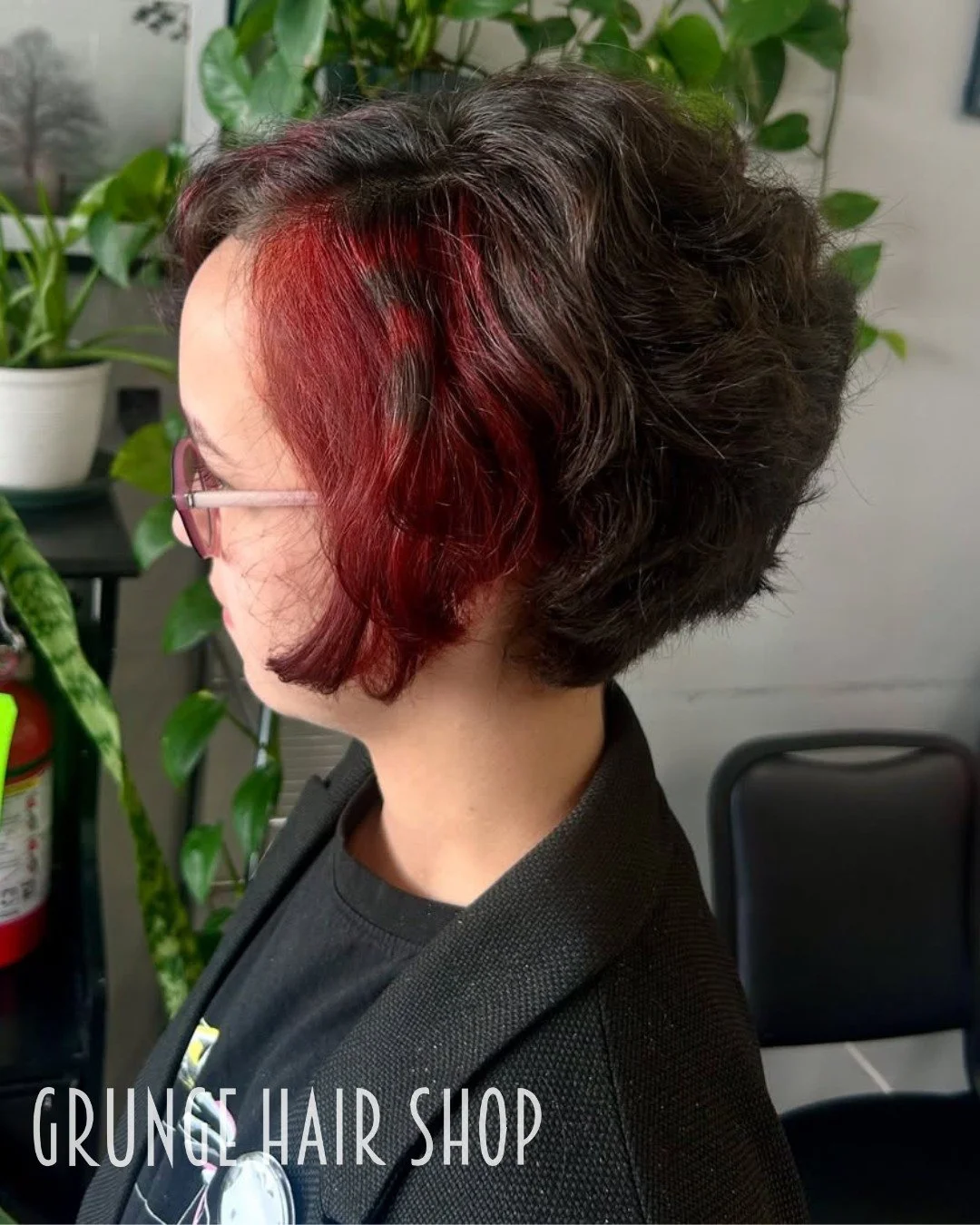 This red raccoon tail is tiny, loud, and absolutely perfect. Pierce&rsquo;s color work never misses.

Book with @&zwnj;pierce_scissors_me at the link in our bio!

📍 Grunge Hair Shop | 2400 Farm to Market 2920 Suite 140, Spring, TX 77388
📞 (832) 359